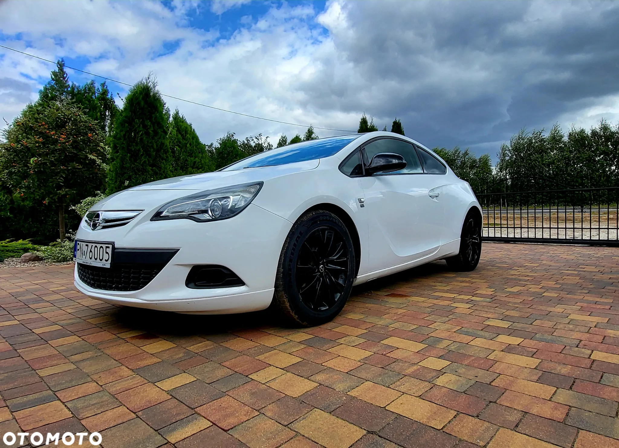 Opel Astra IV GTC 1.7 CDTI Sport S&S - 3