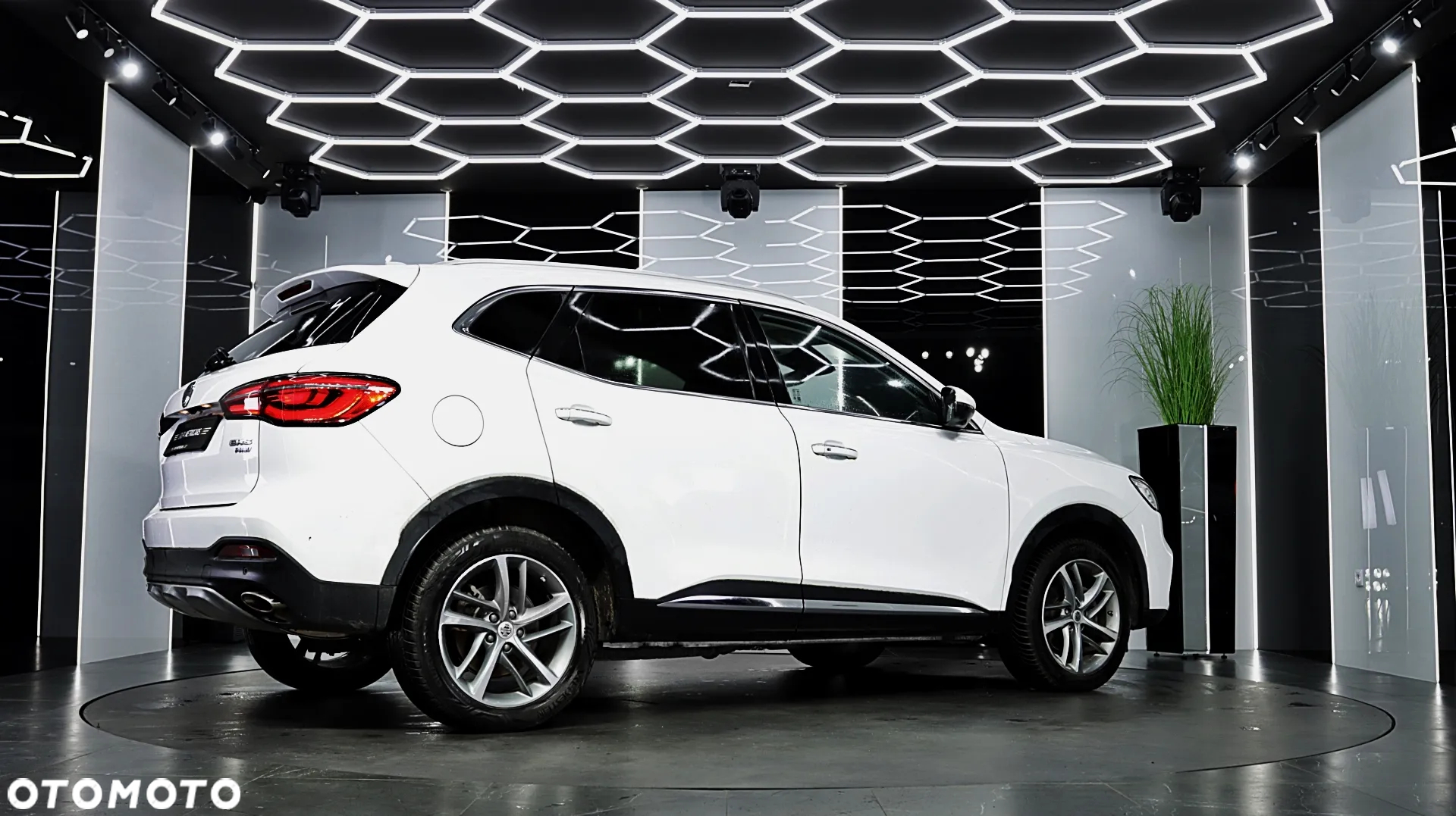 MG EHS 1.5T-GDI PHEV Luxury - 10