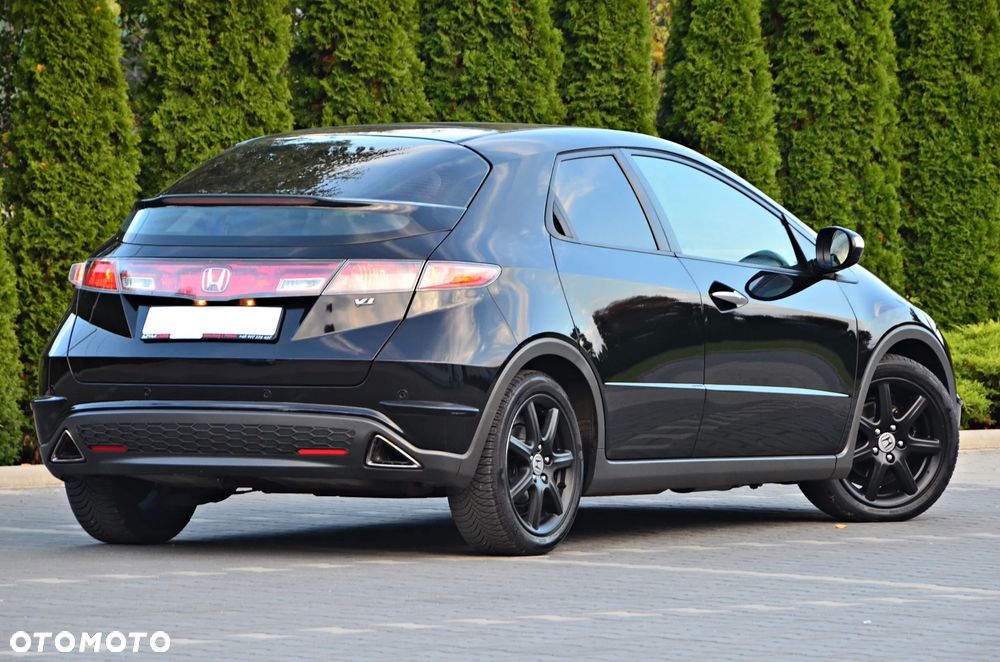 Honda Civic 1.8 Executive - 23