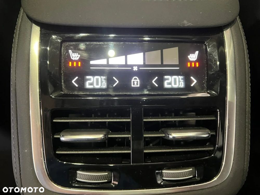 Volvo XC 90 T8 AWD Ultra Dark - 32