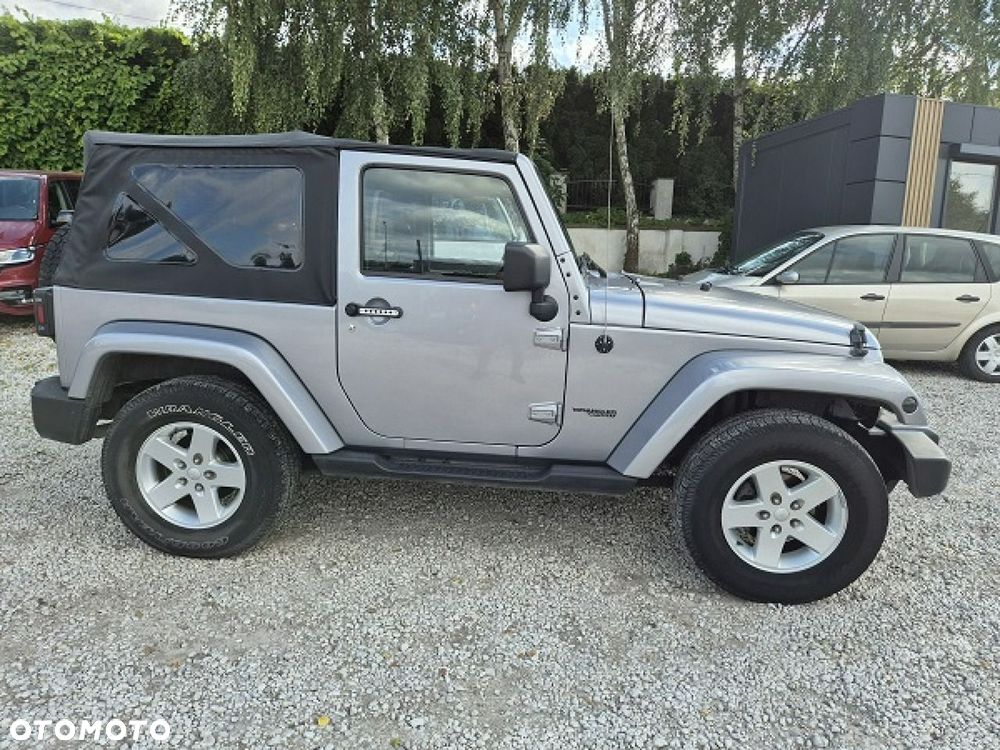 Jeep Wrangler - 16