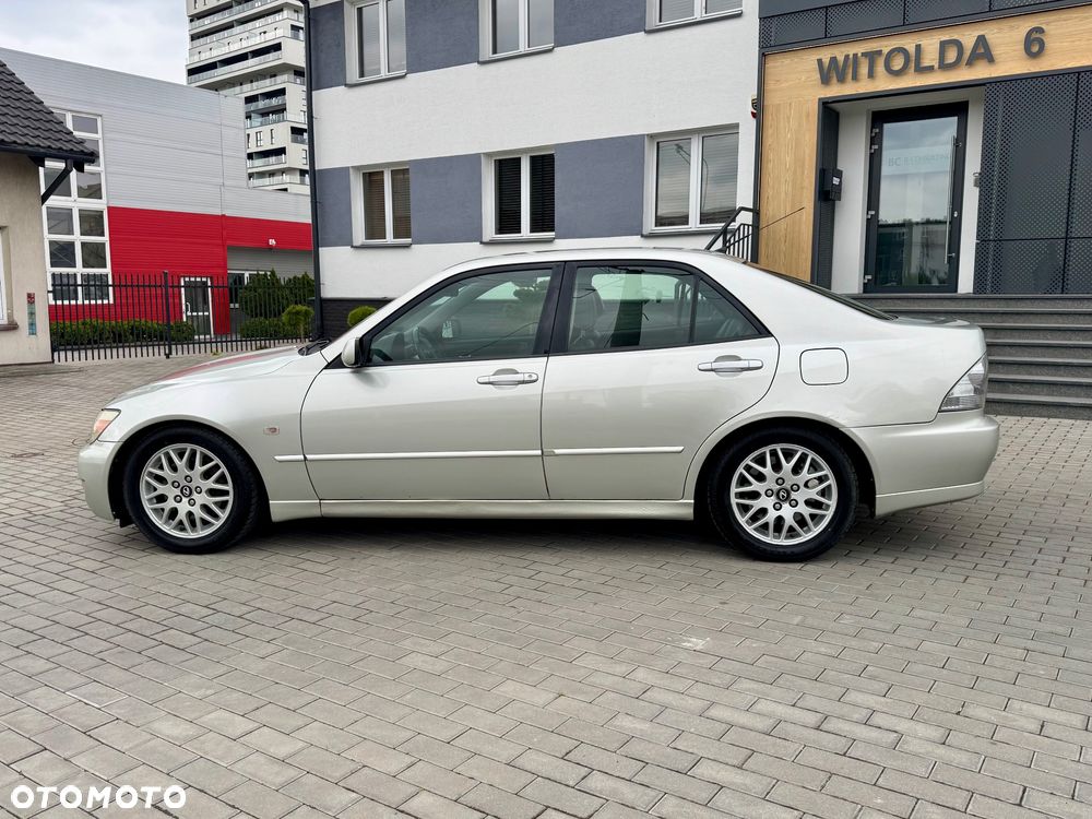 Lexus IS 200 - 9