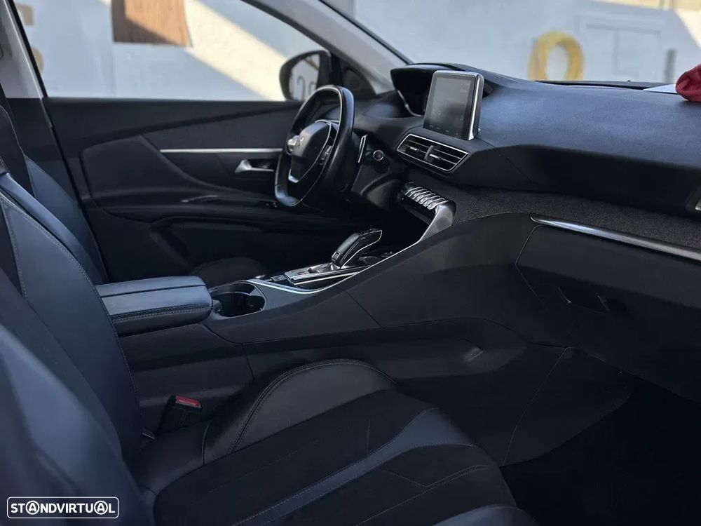 Peugeot 3008 PureTech 130 Stop & Start GPF EAT8 Crossway - 17