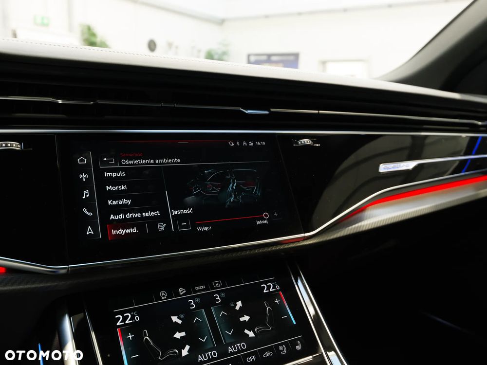 Audi RS Q8 - 32