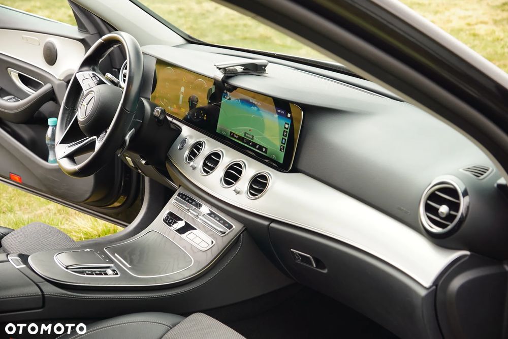 Mercedes-Benz Klasa E 220 d 4-Matic AMG - 21