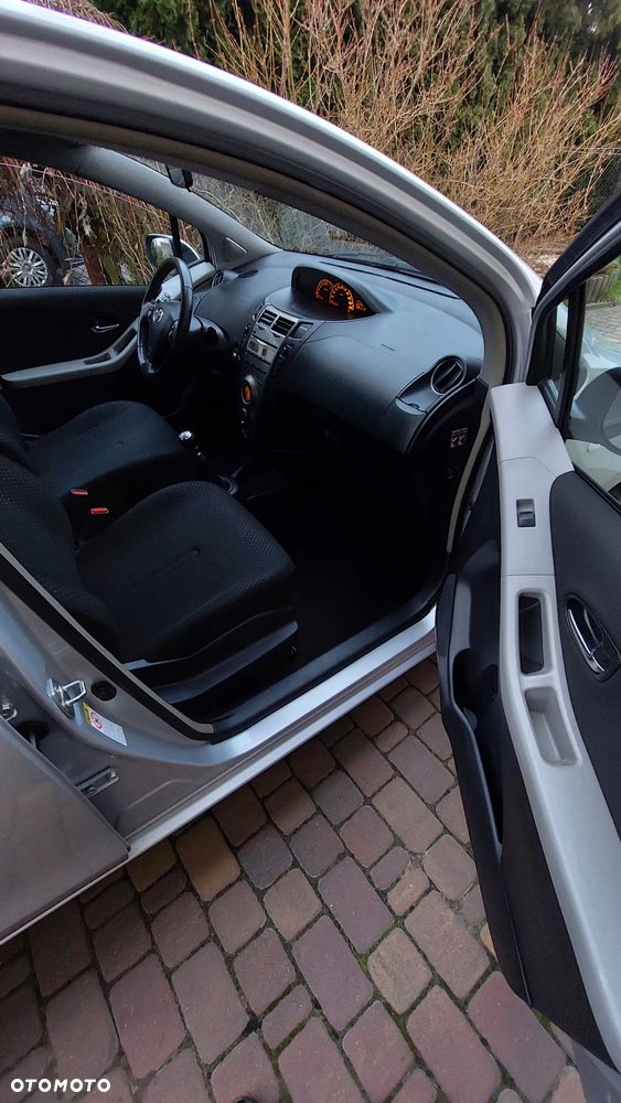 Toyota Yaris 1.33 Prestige - 17