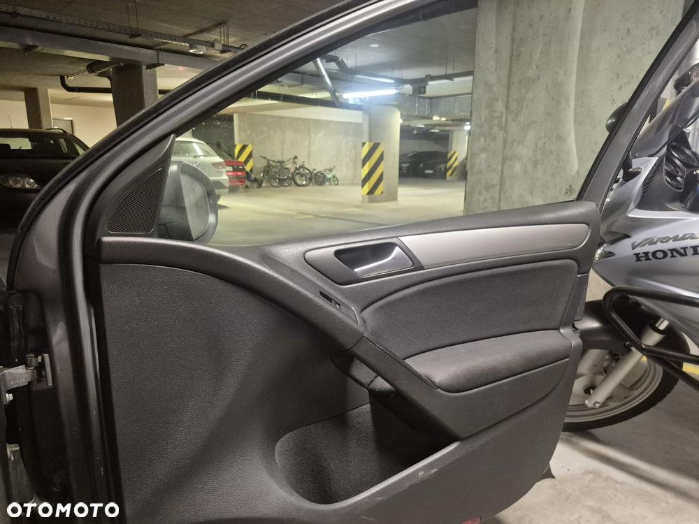 Volkswagen Golf - 13