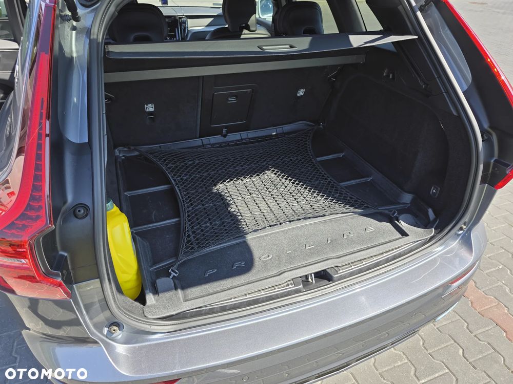 Volvo XC 60 D3 SCR R-Design - 23