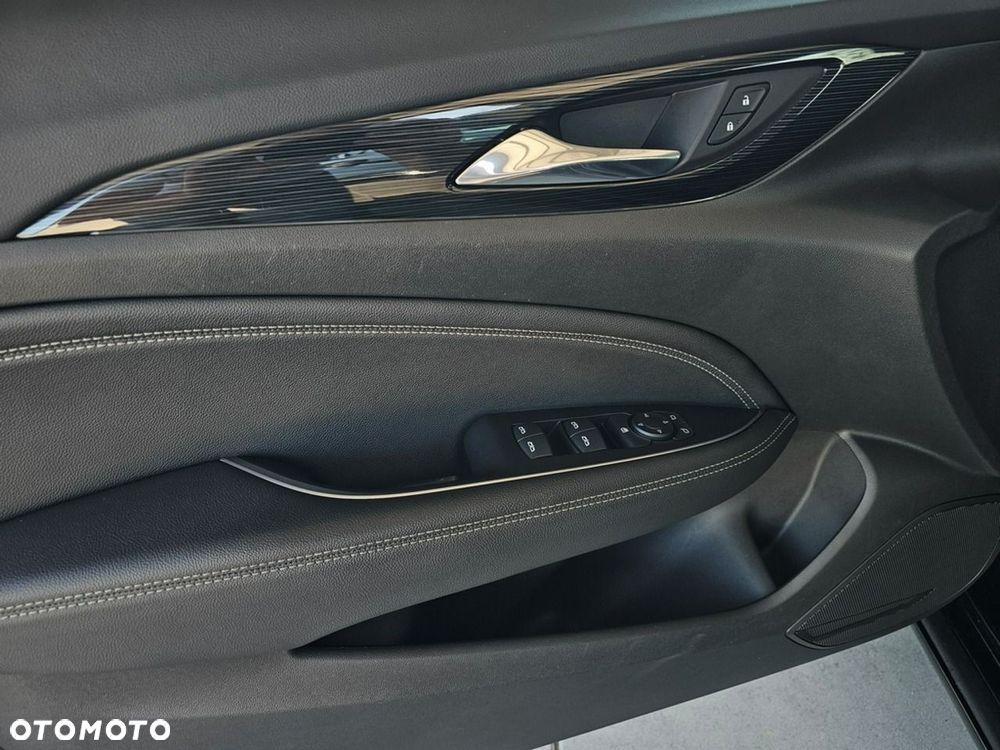 Opel Insignia - 11