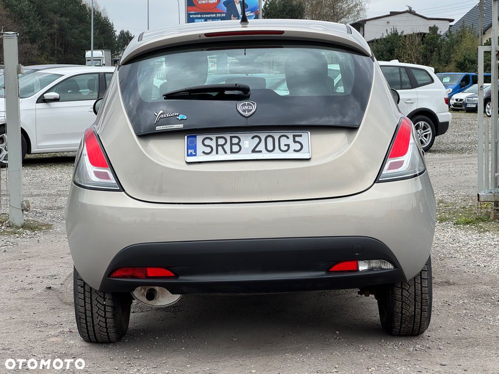 Lancia Ypsilon 1.2 8V Elefantino S&S - 11