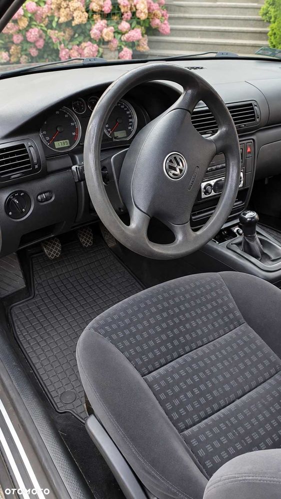 Volkswagen Passat - 10