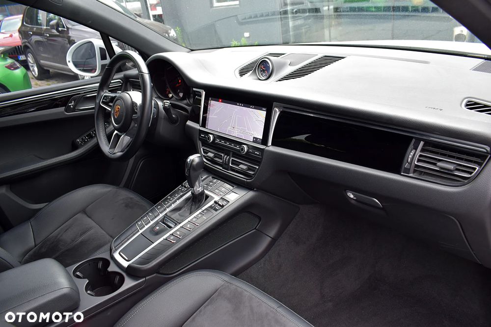 Porsche Macan Standard - 12