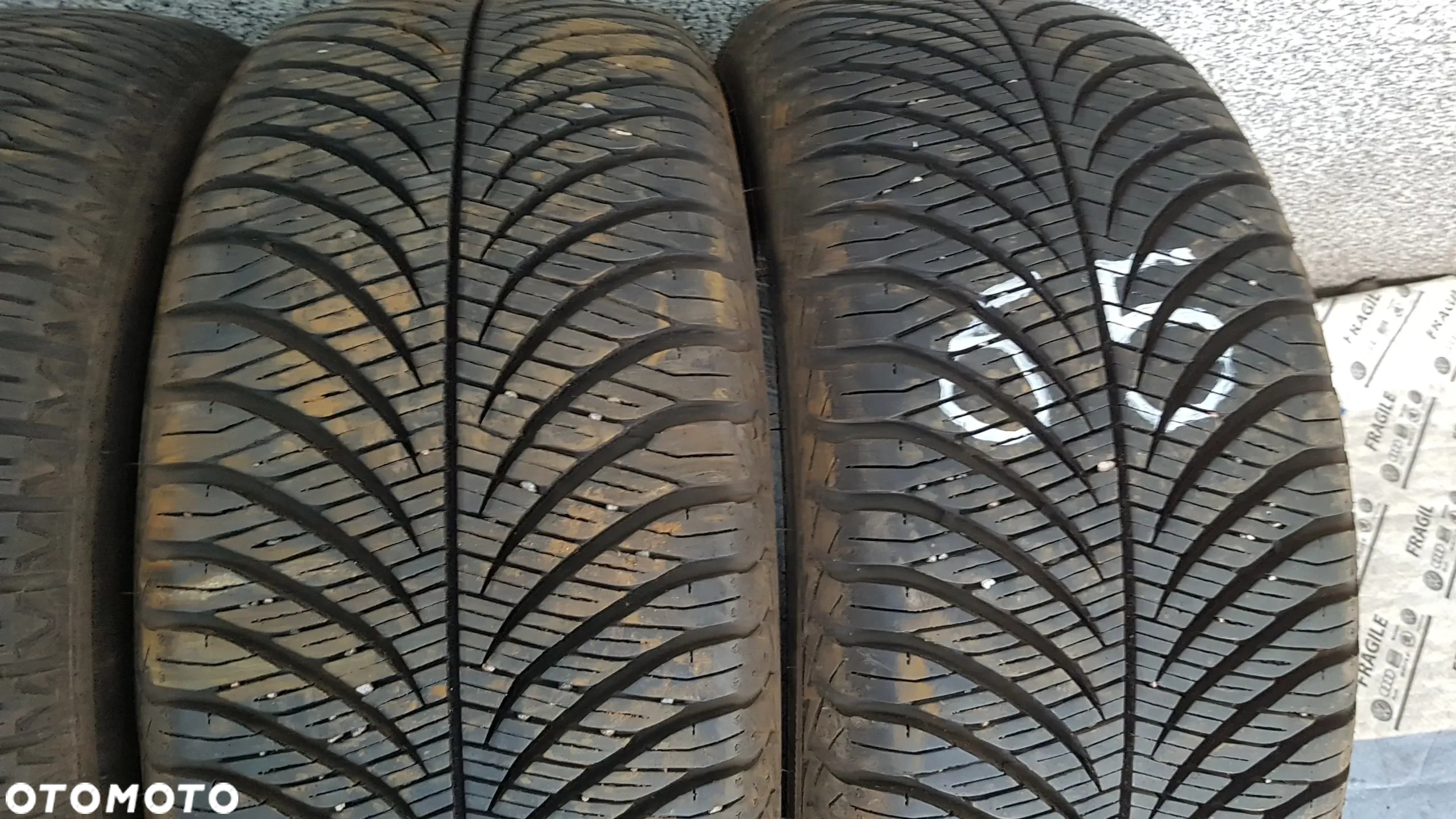 OPONY CAŁOROCZNE 195/50r15  195/50/15 GOODYER VECTOR 4SEASON GEN2 - 2