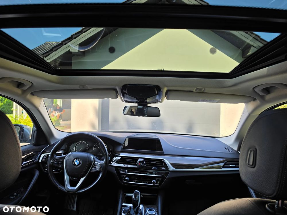 BMW Seria 5 525d Luxury Line sport - 17