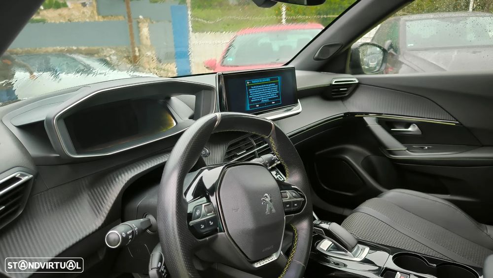 Peugeot e-2008 50 kWh GT Line - 4