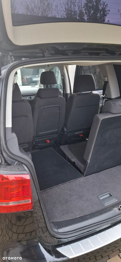 Volkswagen Touran 2.0 TDI DPF Highline DSG - 12