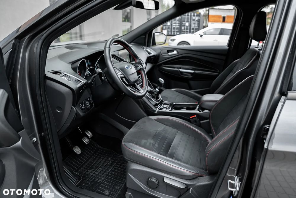 Ford Kuga 1.5 EcoBoost 2x4 ST-Line - 18