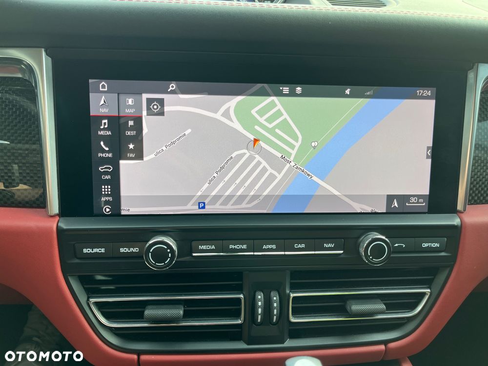 Porsche Macan Turbo - 28