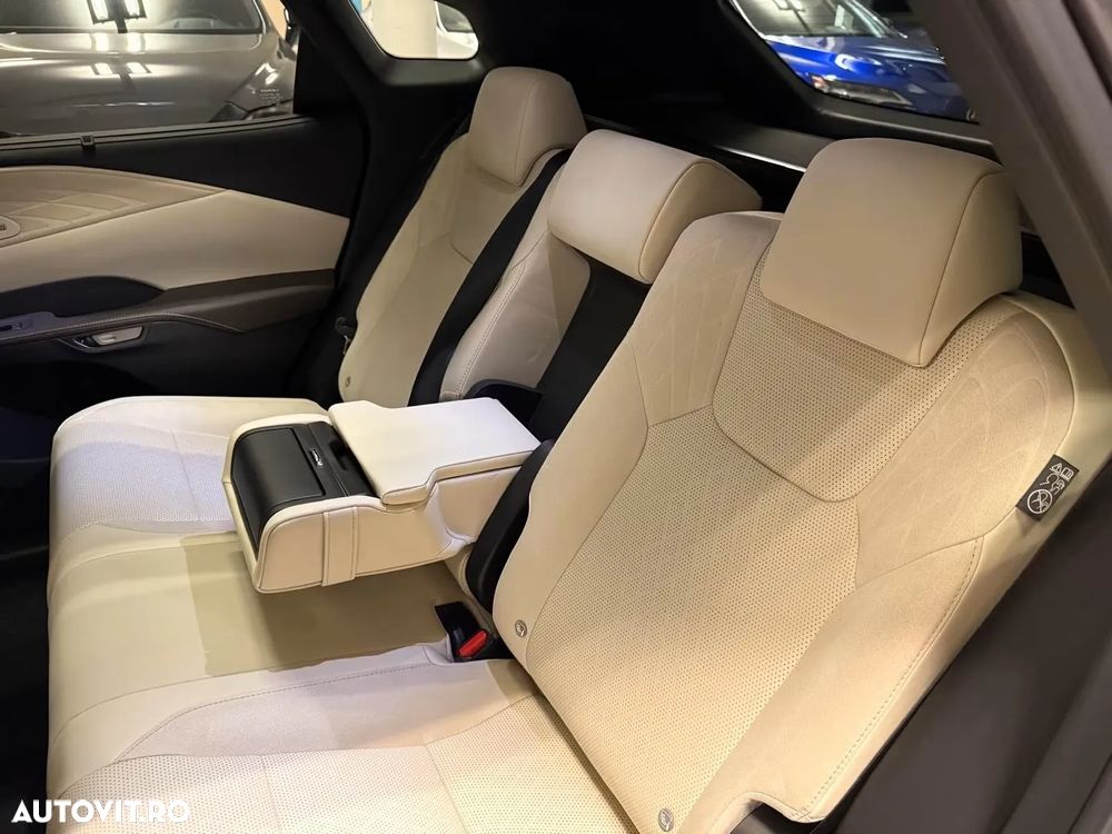 Lexus Seria RX 450h+ (Plug-in-Hybrid) Luxury - 11