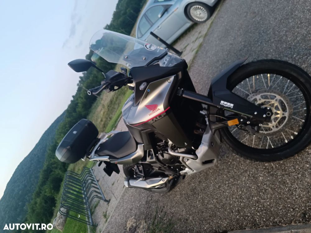 Honda XL750 Transalp - 8