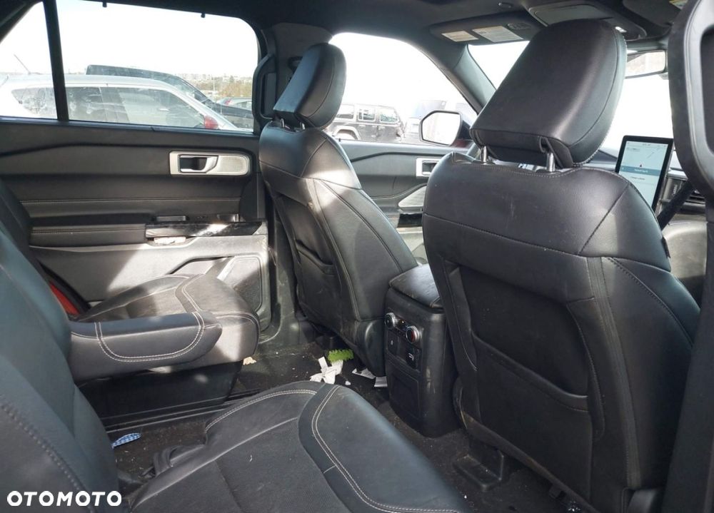 Ford Explorer - 10