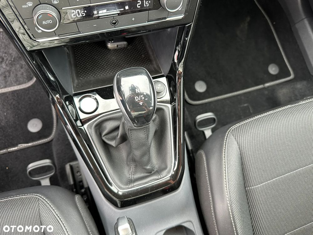 Volkswagen T-Cross - 17