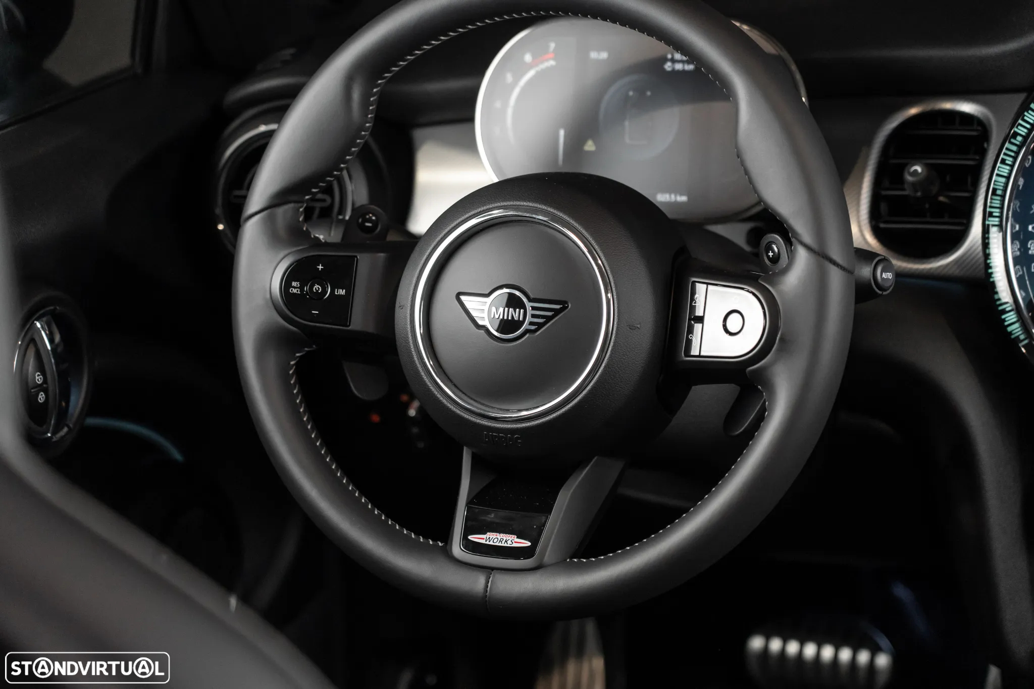 MINI Cabrio John Cooper Works Auto Desportiva - 13