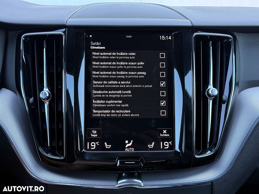 Volvo XC 60 B4 MHEV AWD R-Design - 39
