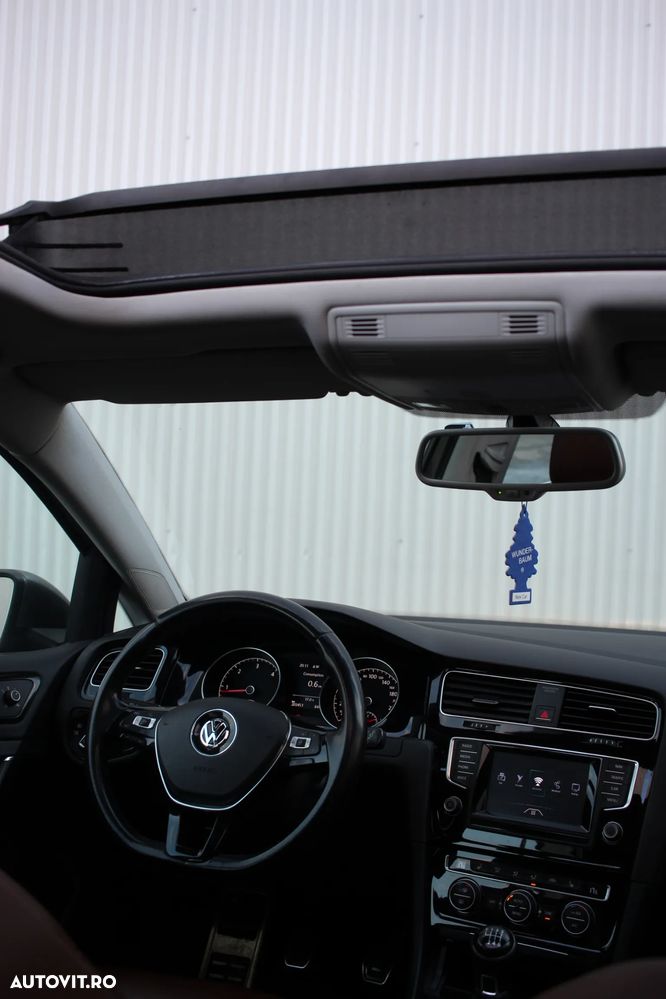 Volkswagen Golf 2.0 TDI 4Motion BlueMotion Technology Edition - 17