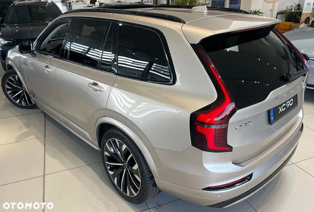 Volvo XC 90 T8 AWD Plug-In Hybrid Ultra Dark 7os - 17