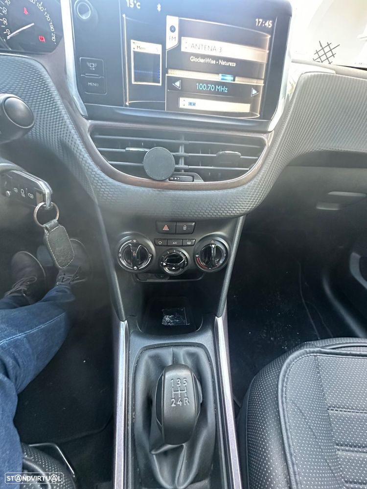 Peugeot 2008 1.2 PureTech Style - 18