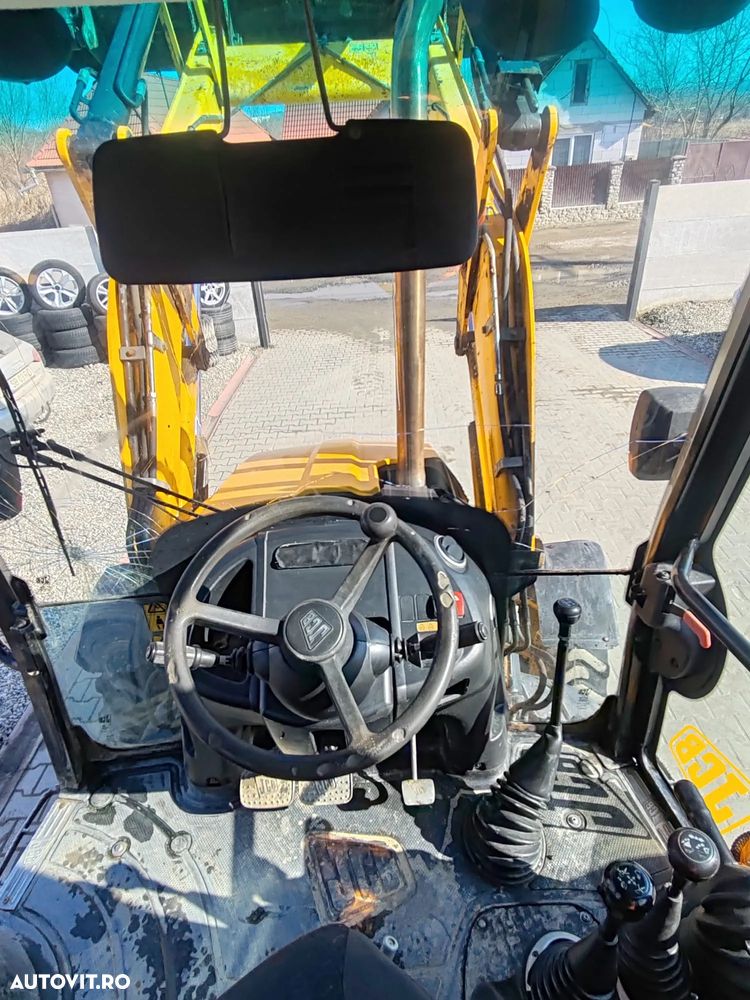JCB 3CX - 8
