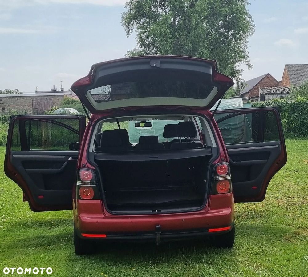 Volkswagen Touran 1.9 TDI Highline DSG - 6