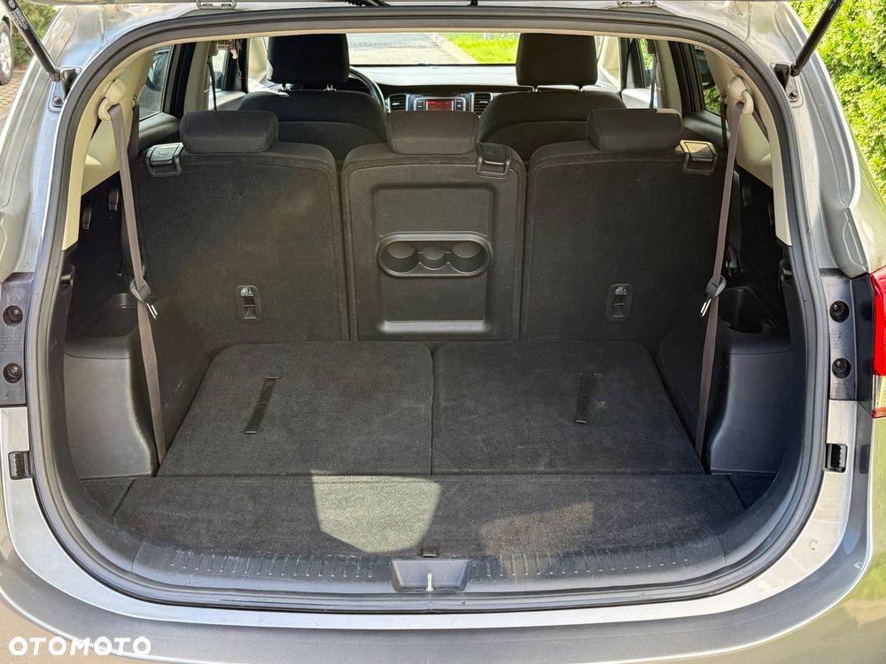 Kia Carens - 21