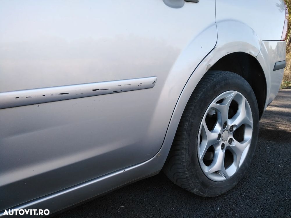 Ford Focus 1.8 TDCI Trend - 5