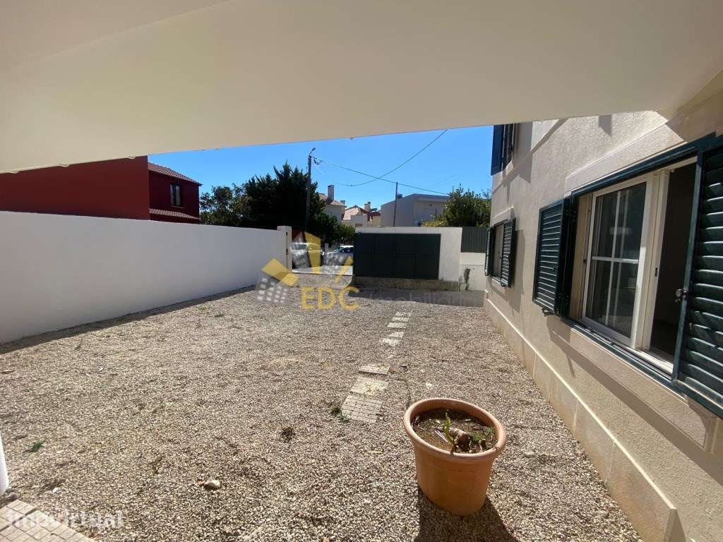 Moradia T4 em Bicesse | Amplo Terreno e Excelente Potencial |Marque... - Grande imagem: 4/60