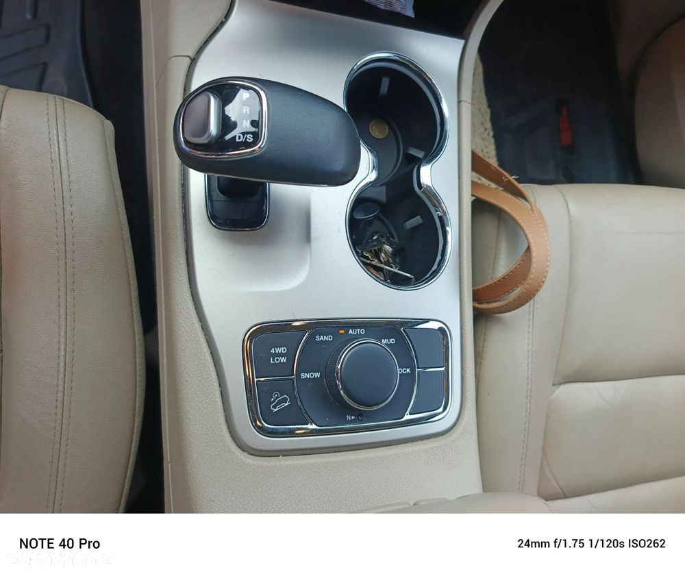 Jeep Grand Cherokee - 16