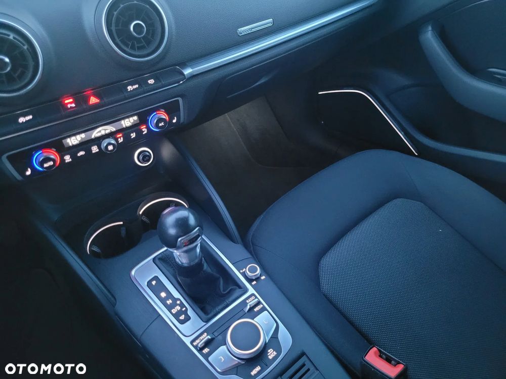 Audi A3 Limousine 35 TFSI cylinder on demand S tronic design - 14
