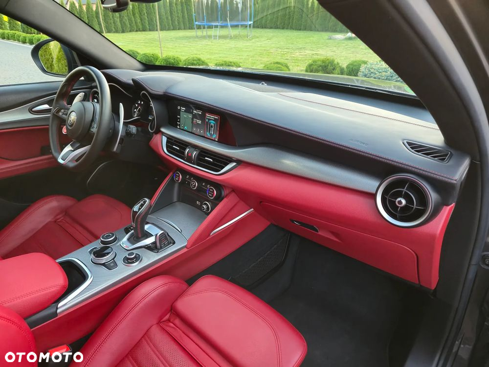 Alfa Romeo Stelvio 2.0 Turbo 16V AT8-Q4 Veloce Ti - 26