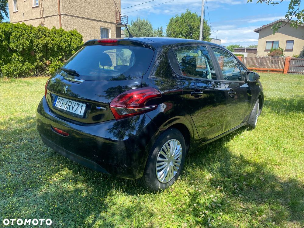 Peugeot 208 - 5