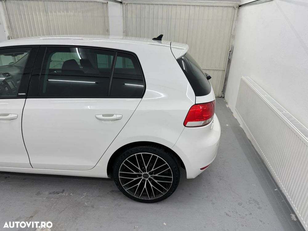 Volkswagen Golf 2.0 TDI DPF DSG Style - 33