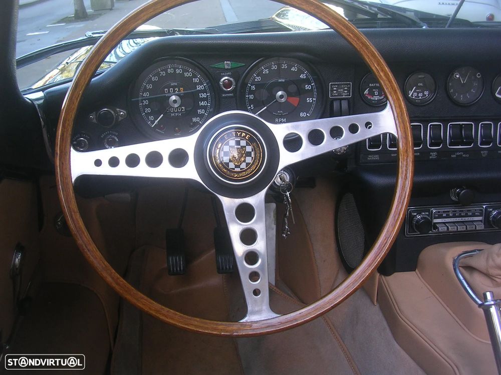 Jaguar E-Type - 13