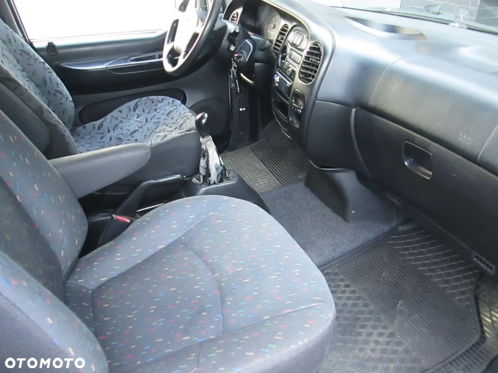 Hyundai H-1 - 16