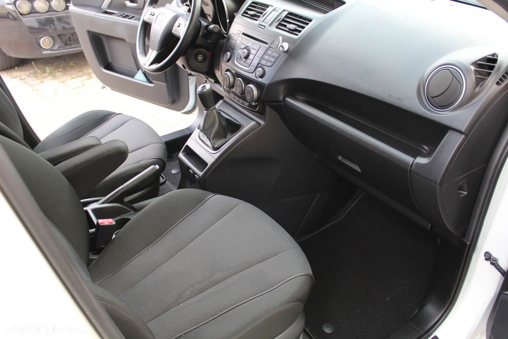 Mazda 5 - 24