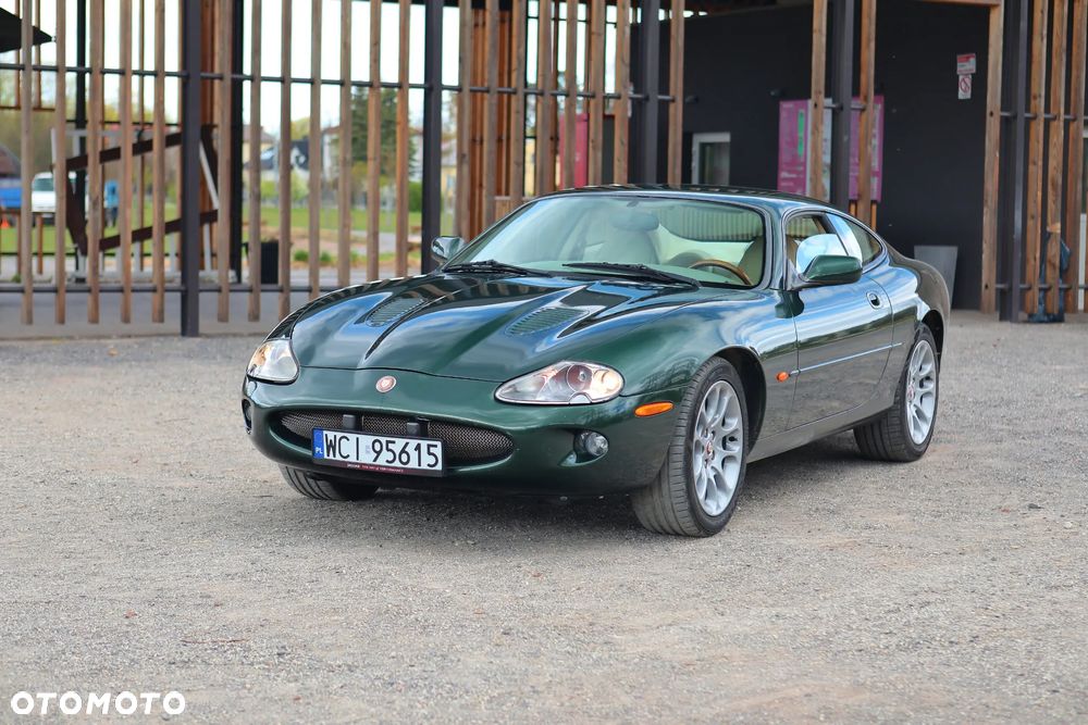 Jaguar XK XKR Coupe - 10