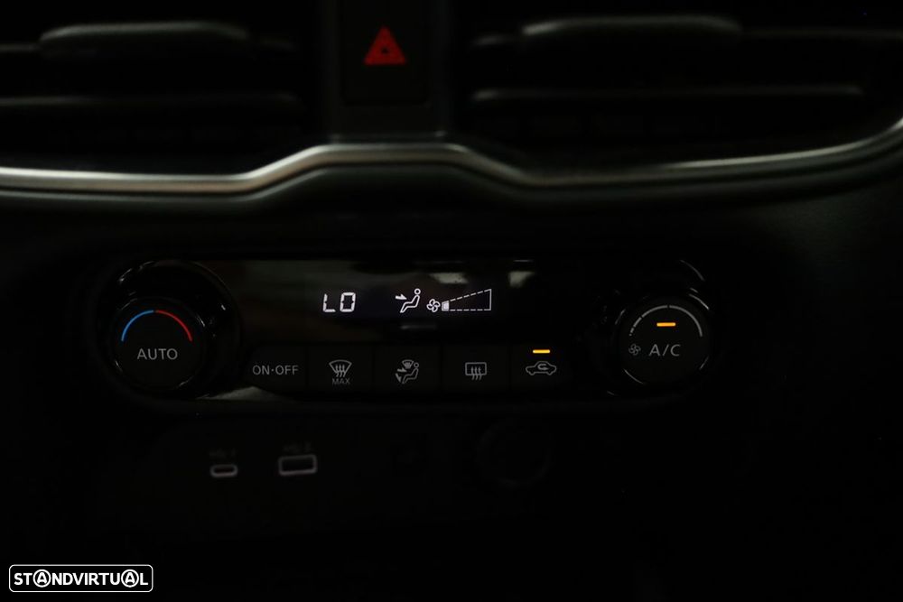 Nissan Juke 1.0 DIG-T N-Connecta DCT - 13