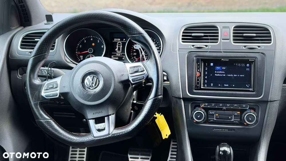 Volkswagen Golf 2.0 GTI DSG - 26