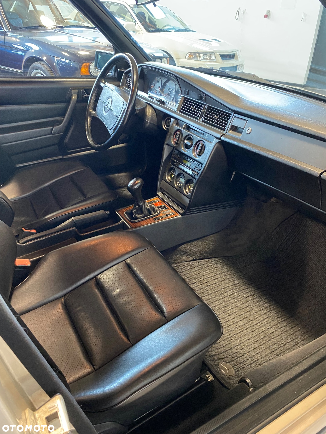 Mercedes-Benz W201 (190) - 13