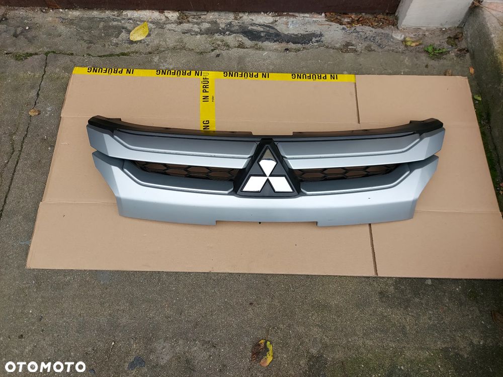 Mitsubishi L200 V 19- Atrapa Grill Przód Oryginał - 2