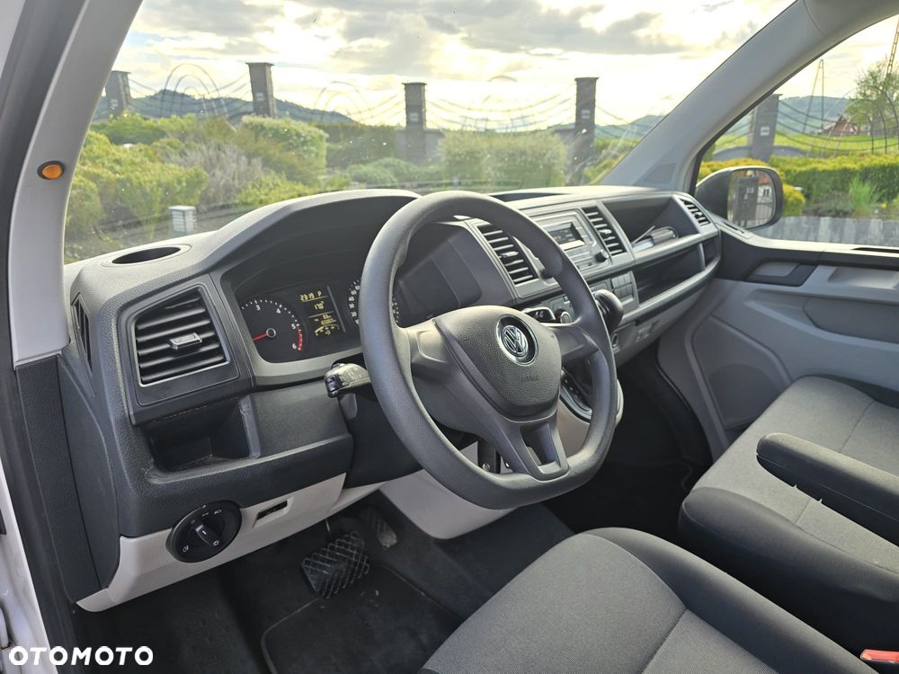 Volkswagen Transporter - 9